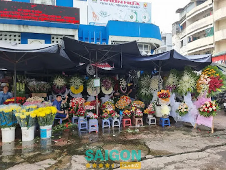 Hoa tươi Hồng Nhung: sạp 2-6 Khu 1A, Chợ Bà Chiểu, P. Gia Định
