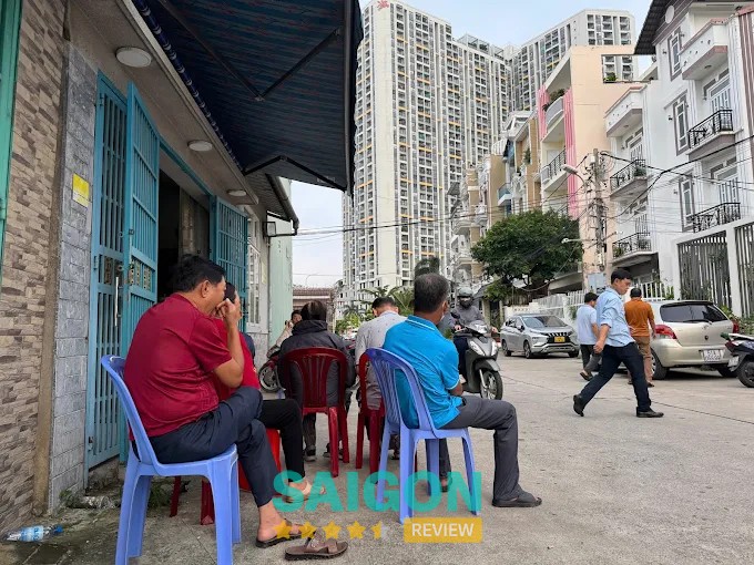 Không gian phòng khám TS.BS Phan Hữu Hên tại TPHCM