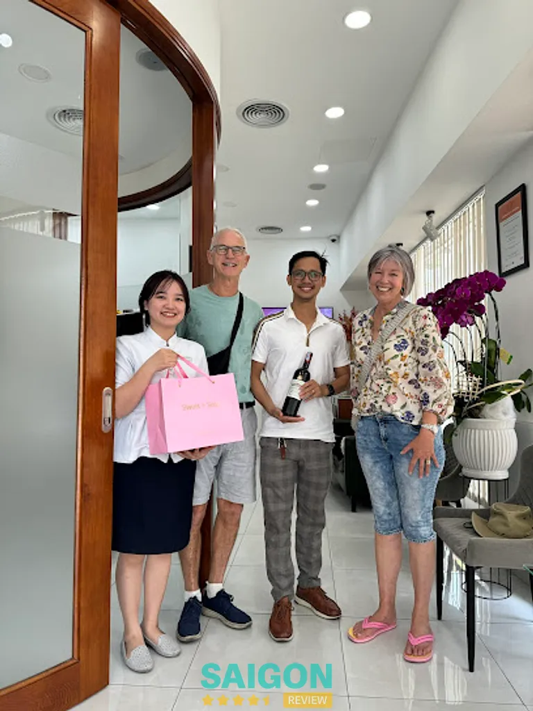 Nha khoa Viễn Đông (Far East Dental): 249 Lê Thánh Tôn, P. Bến Thành