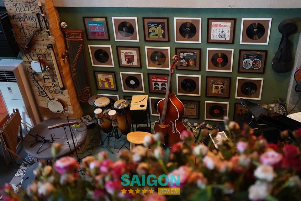Không gian nghe nhạc Cafe Art Mio
