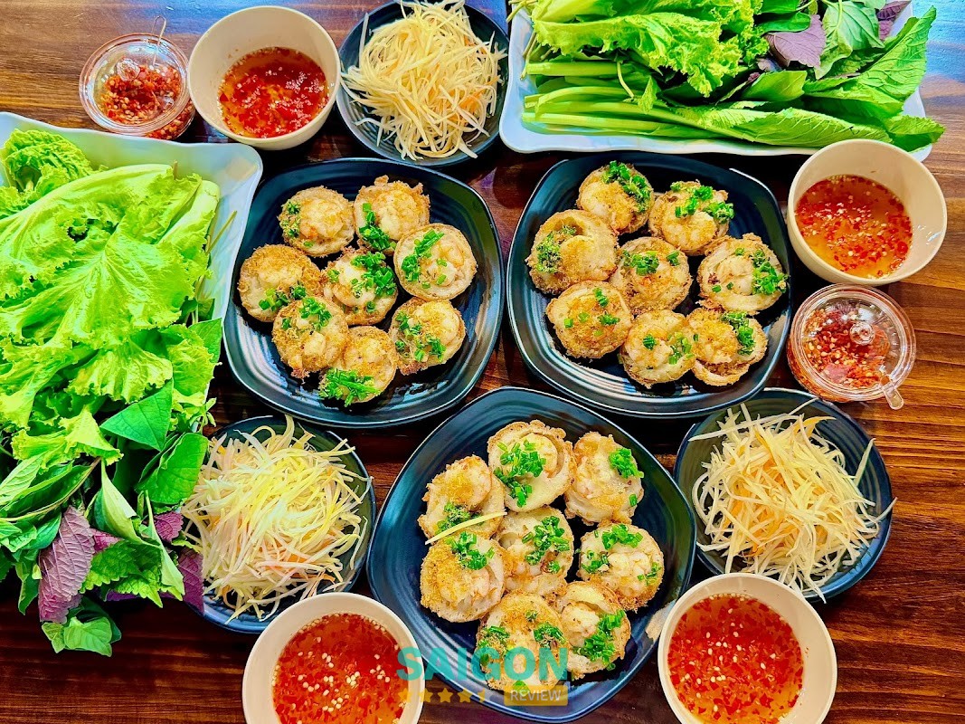Không gian quán Bánh Khọt Dì Hoa