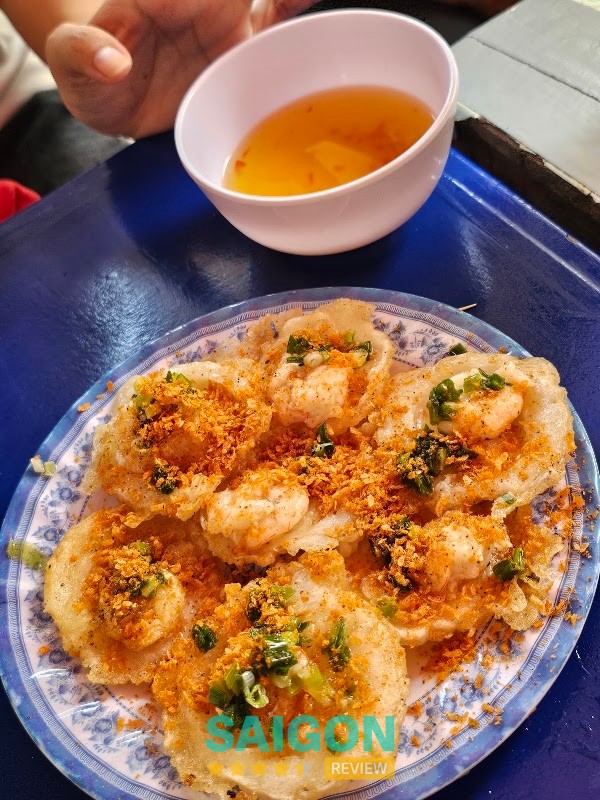 Phần bánh khọt Cô Dung