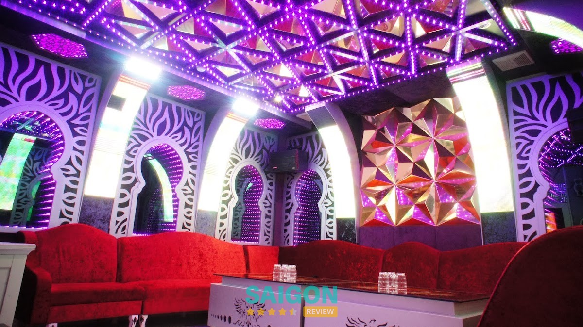 Phòng hát LUXURY KARAOKE