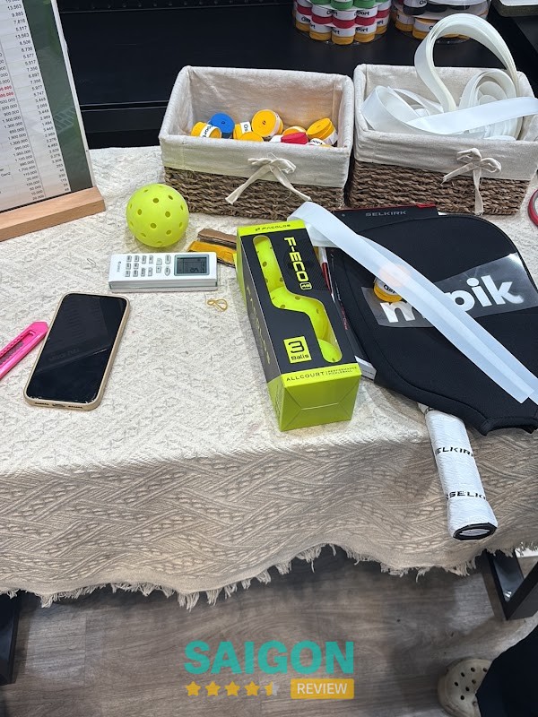 Cửa hàng pickleball Mipik Đồng Đen