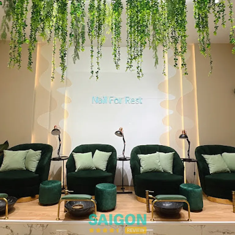 The Mộc Nail & Spa: 8A Nguyễn Bá Lân, P. An Khánh